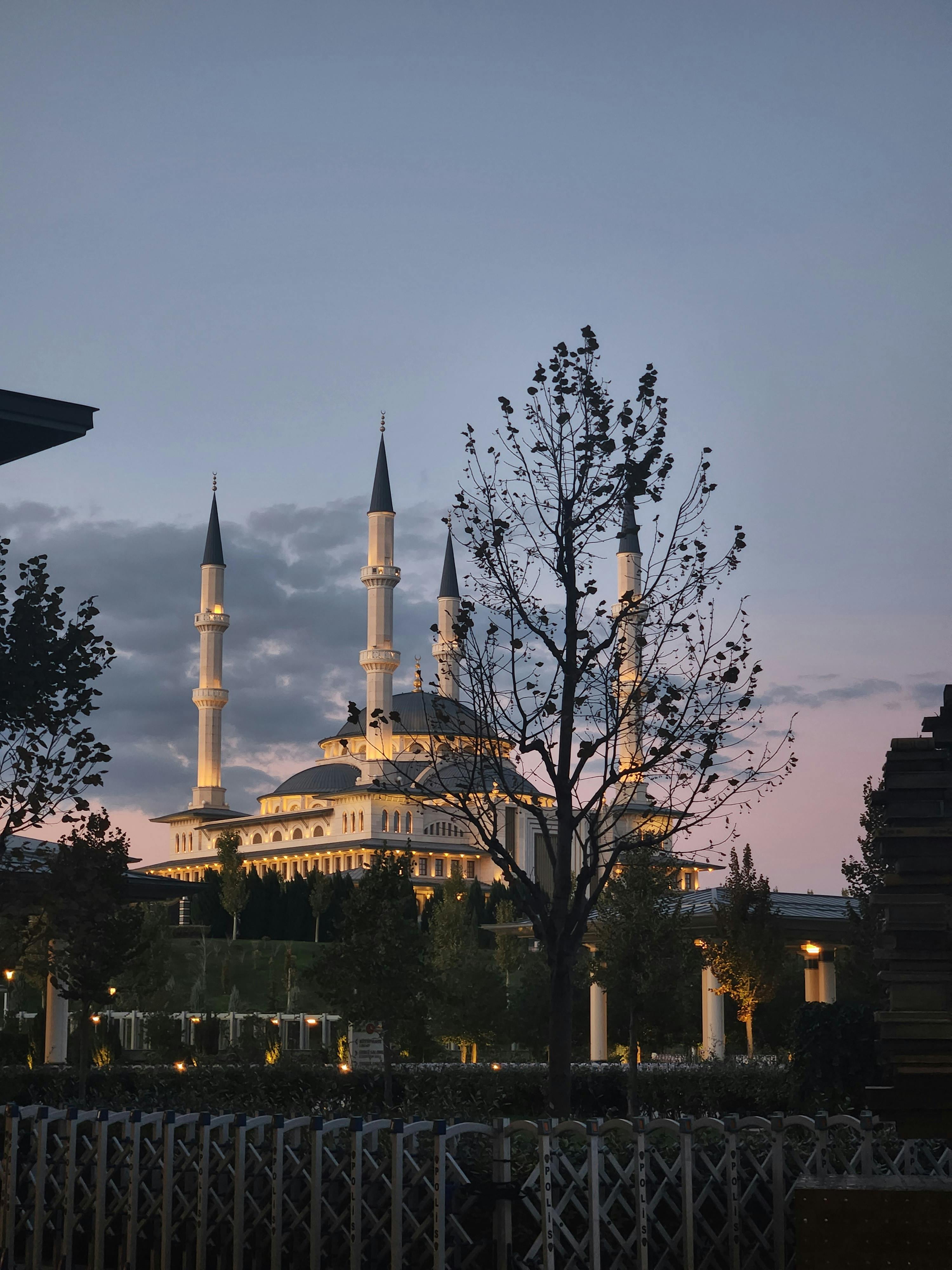 🌇 Daily Istanbul City Tour – Discover the Essence of Two Continents